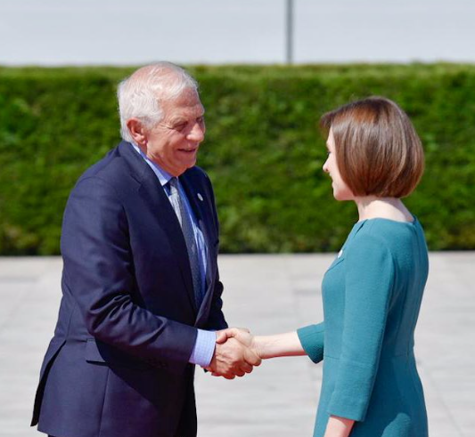 Borrell përgëzon Sandun për postin e ri si presidente e Moldavisë