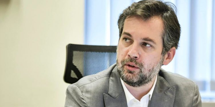 Ministri i Kulturës, Rinisë dhe Sportit, Hajrullah Çeku.