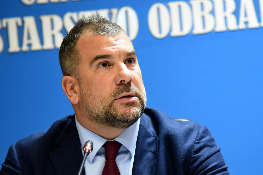 Dy nga tre të arrestuarit për mbishkrimin "Kosova është Serbi", pjesëtarë të Ushtrisë së Malit të Zi
