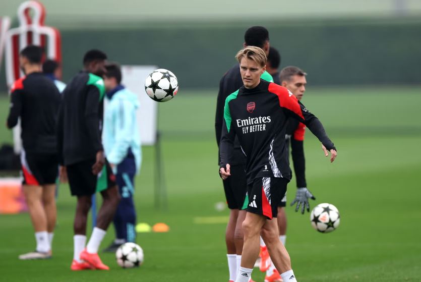 Odegaard i Arsenalit rikthehet për ndeshjen ndaj Interit, Rice Mungon