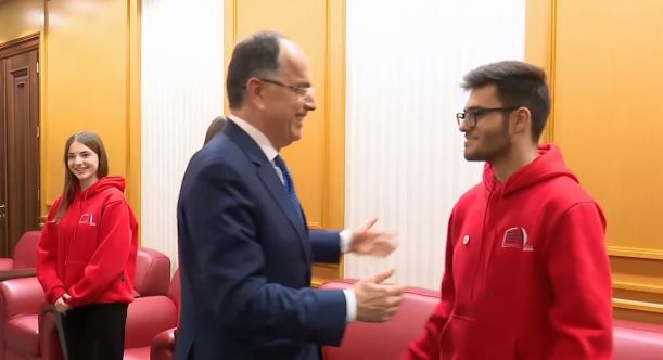 Dita e Alfabetit Shqip, Begaj: Gjuha e shqiponjave do të mbijetojë