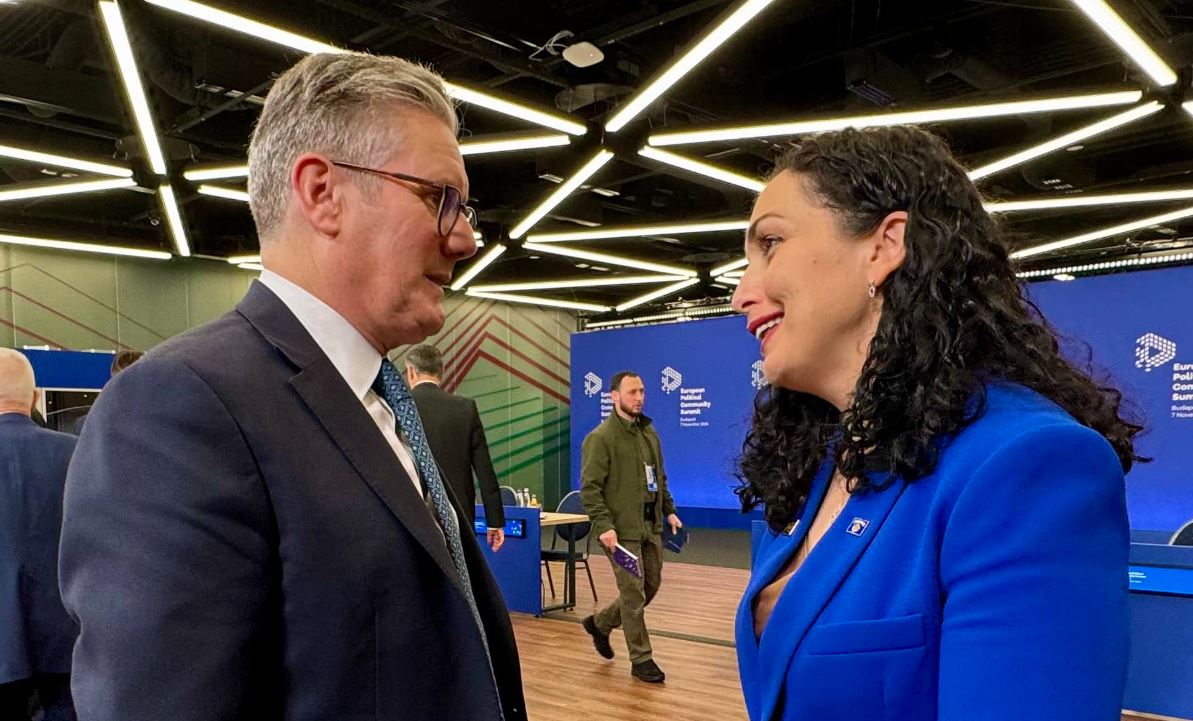 Presidentja Vjosa Osmani dhe kryeministri britanik