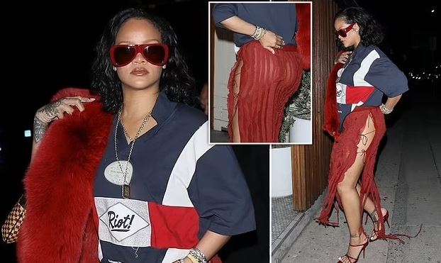 Rihanna ekspozon të pasmet