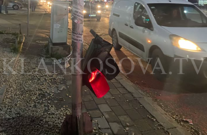 Semafori në Fushë Kosovë.