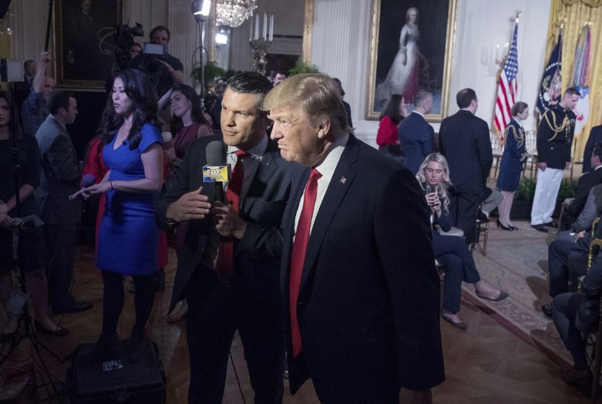 Trumpi zgjedh Pete Hegseth si Sekretar të Mbrojtjes