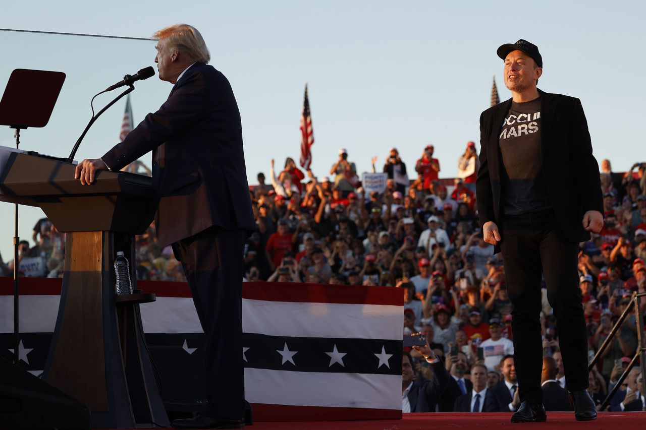 Trump me plot lëvdata për Musk, e quan super gjeni