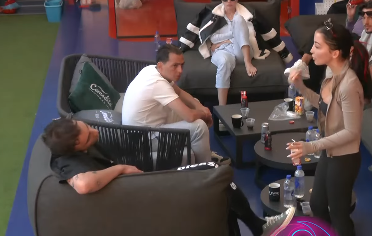 Përplasje e ashpër mes banorësh, ''Xheneta ua çelë gojën e i përcjelli jasht'' (VIDEO)