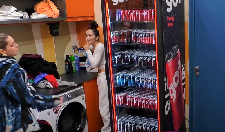 ''Se sot, flaaakë!'', Lela arsyeton kërkesën e saj për planin sekret me Xhenetën e Anën (VIDEO)