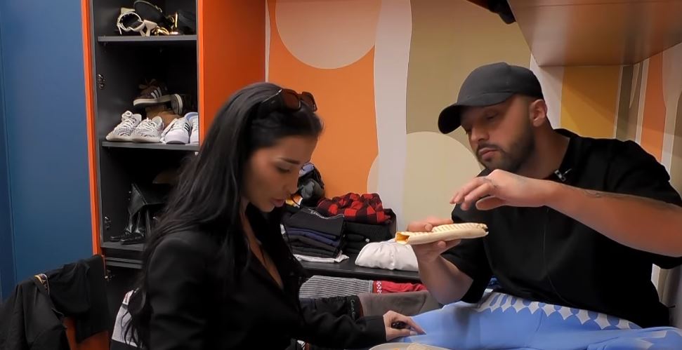 "Lela po bën filma", Gjesti për situatën Lela-Leo