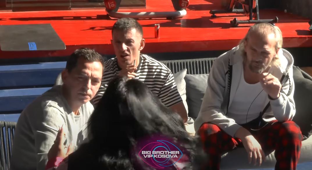 Xuxi ngacmon Gresën në mëngjes: Po të dridhen duart, nuk ke fjetur gjithë natën (VIDEO)