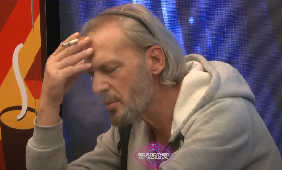 Banorët në gjumë, Xuxi i zhytur në mendime (VIDEO)