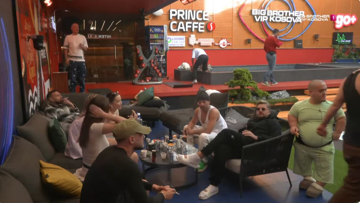 Banorët diskutojnë për daljen e Atillës nga shtëpia (VIDEO)
