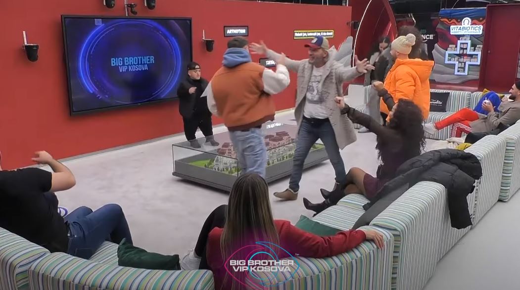 Reagimi i banorëve pas surprizës së mrekullueshme nga ArtMotion