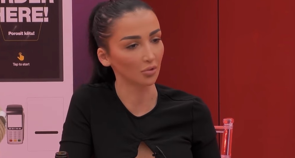Xhenetës i shijon shumë darka nga Heb's, shprehet plot krenari: Jam më e mira! (VIDEO)
