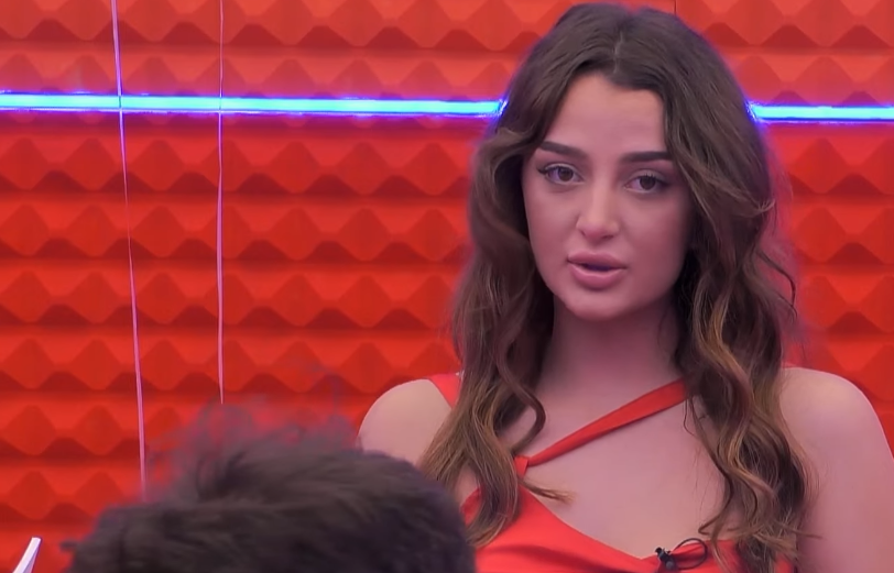 A e puthi Ana, Kevinin për ta shpëtuar nga eliminimi?! - Ja arsyetimi që dha! (VIDEO)