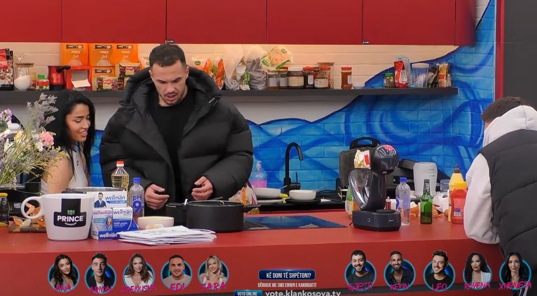 "Drita jem, unë ta bëj" Edi i ndihmon Anisës për përgatitjen e ushqimit (VIDEO)