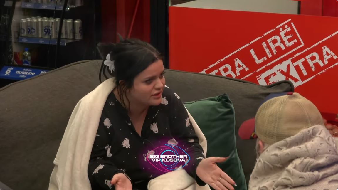 Gresa shpjegon pse ia largoi rrobat Edit nga dollapi i saj (VIDEO)
