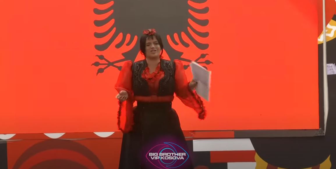 Poezia "Flamuri" e interpretuar në mënyrë të shkëlqyer nga Gresa (VIDEO)