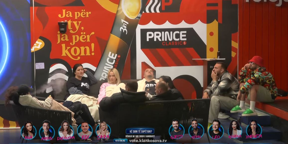 Gresa, Drenushës: Po e shfrytëzon rastin, po ia prek muskujt djemve (VIDEO)