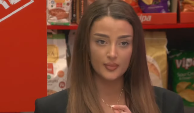 Kevini e bëri 'me flutura në bark' Anën kur i dhuroi qaforen e babait të tij (VIDEO)