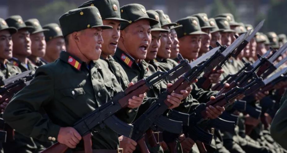 Ukraina njofton për përplasjen e parë me trupat e Koresë së Veriut
