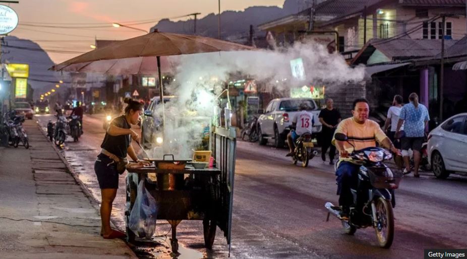 Gjashtë turistë vdiqën në Laos pasi kishin pirë metanol, por çfarë është ai dhe pse ishte në pije?