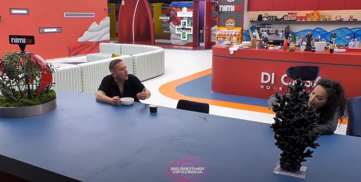 Debat i ashpër mes Rezit dhe Rovenës, nuk mungojnë as ofendimet