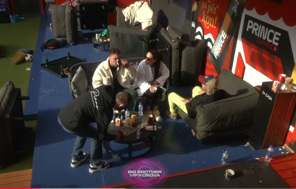 Banorët akuzojnë Lelën, Gjestin dhe Anisën për rrëmujën në shtëpi (VIDEO)