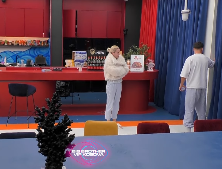 Shenja xhelozie nga Sara, i ankohet Drilonit për mosinteresim ndaj saj! (VIDEO)