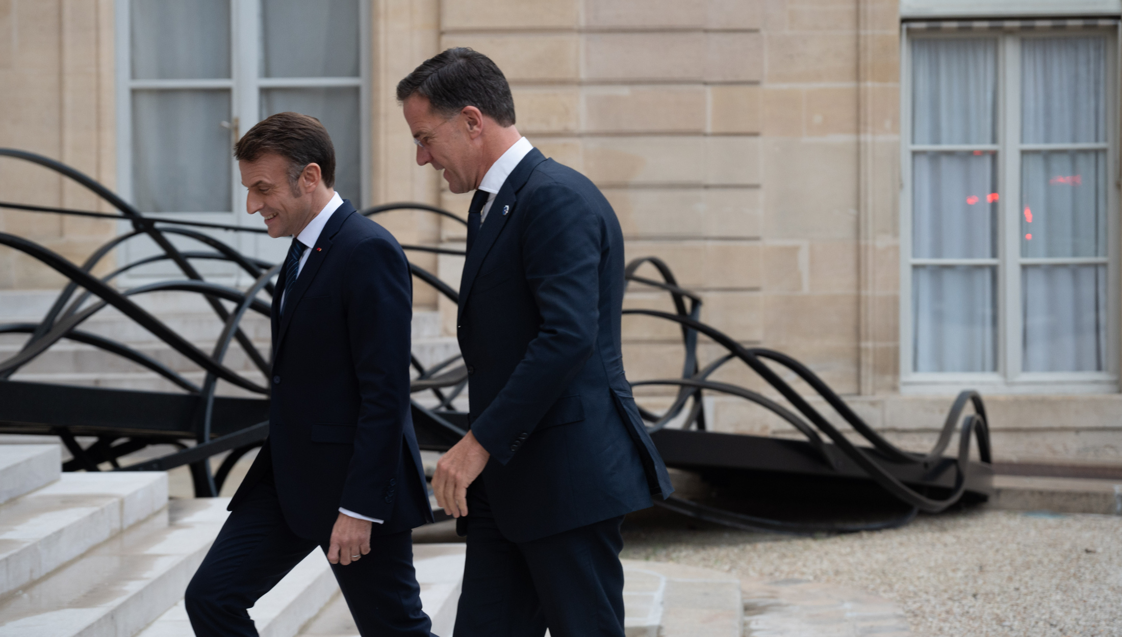 Rutte thirrje aleatëve: Duhet të qëndrojmë të bashkuar për t'i mbajtur njerëzit e sigurt