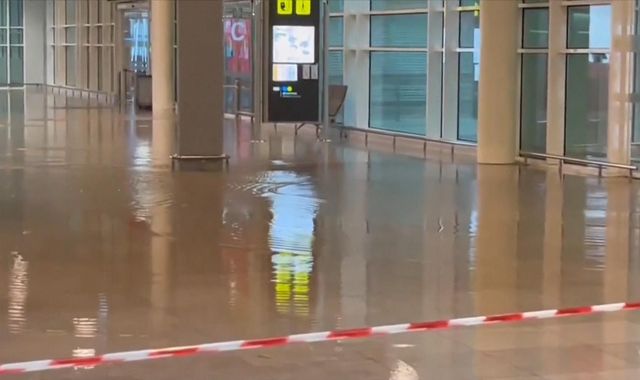 Shirat e fortë kanë shkaktuar dëme në Barcelonë.