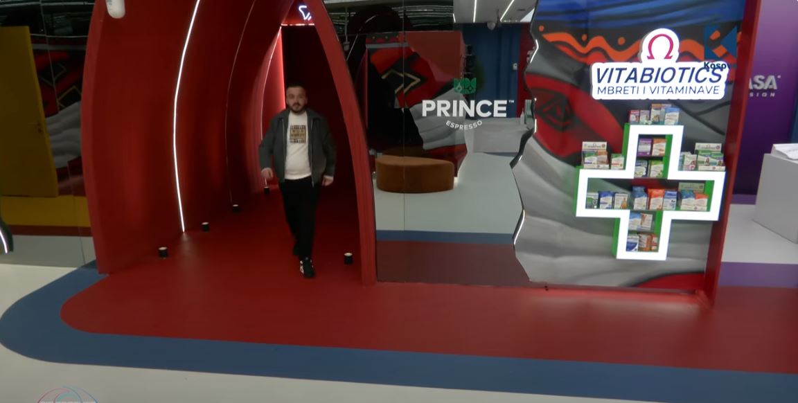 Hyn në shtëpi vëllai i Xhenetës, ajo plas në vaj sapo e sheh (VIDEO)
