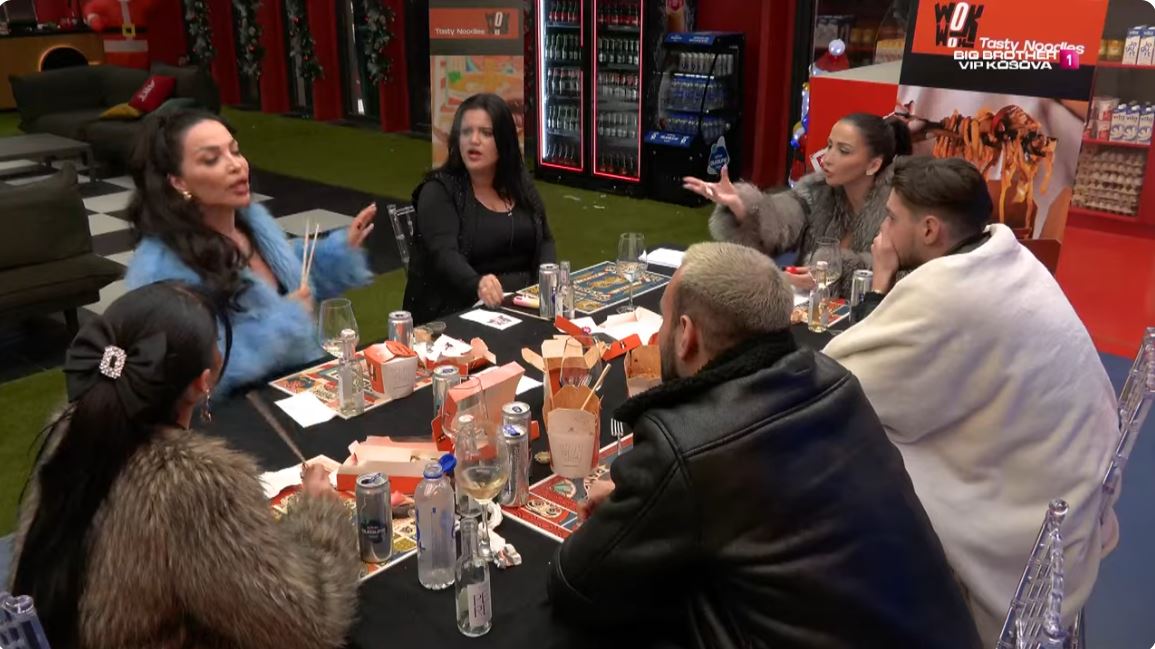 "Hej a e din se frajerin e ki...", plas sherri mes Rovenës dhe Xhenetës