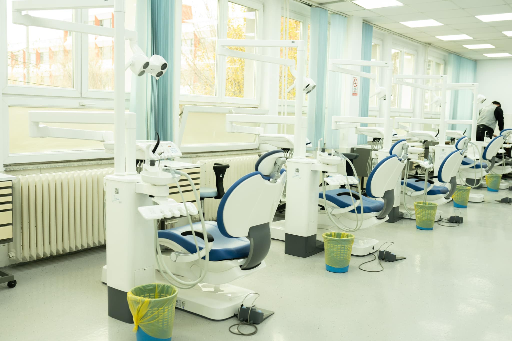 Karriget qe iu shtuan Klinikes se Stomatologjise. Foto: Arben Vitia, Facebook