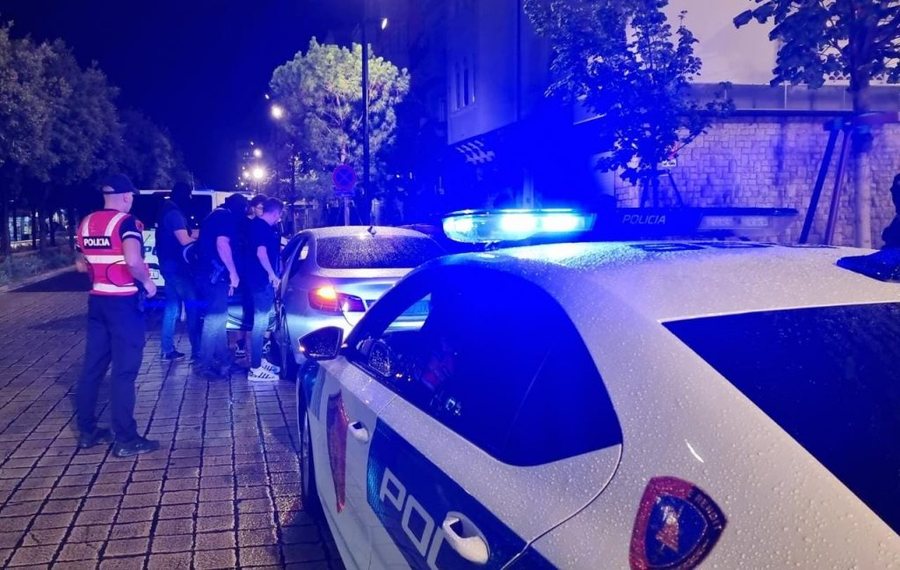 Goditën të miturin gjatë arrestimit, pezullohen tre efektivë në Tiranë