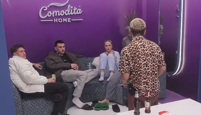 ''A po puthem, a s'po puthem?!'', Gjesti me shaka për raportin e Lelës dhe Leo-s (VIDEO)