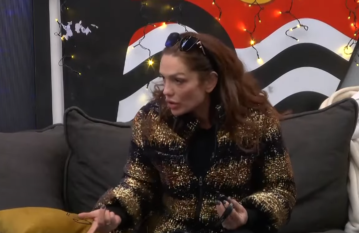 Drenusha diskuton me Sarën qëllimet dhe lojën e Rovenës (VIDEO)