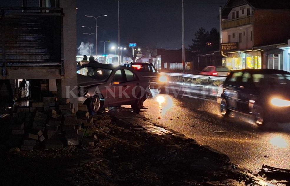Aksidentohen dy vetura afër Sllatinës, nuk dihet për të lënduar