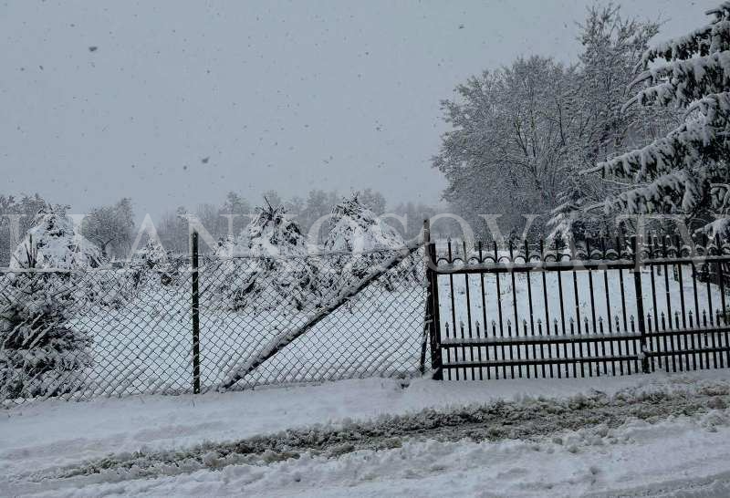 Vranoci i Vogël i Deçanit merr pamje panoramike nga reshjet e borës (FOTO)