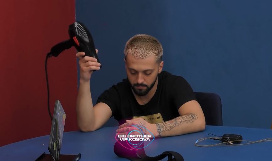 Momentet kur Gjesti solli energji të jashtëzakonshme brenda shtëpisë! (VIDEO)