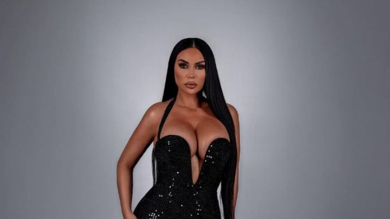 Fjolla Morina po shkëlqen e veshur me fustan të zi