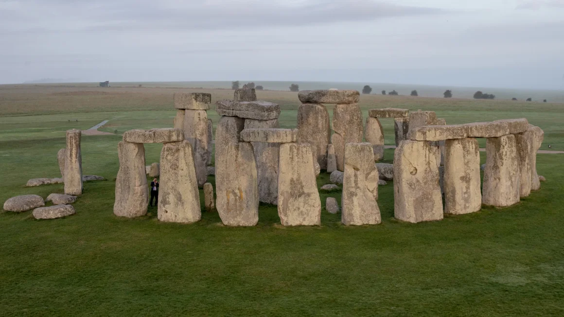 Shkencëtarët mendojnë se e dinë pse Stonehenge u rindërtua mijëra vjet më parë