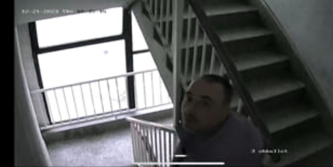 Dëmtoi pasurinë, policia kërkon ndihmën e qytetarëve në identifikimin e të dyshuarit