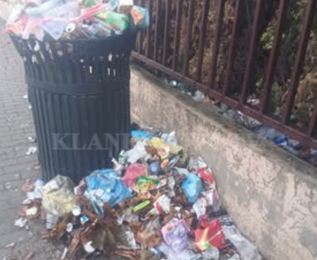 Bërllok para Mensës së Studentëve, banorët ankohen