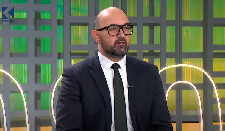 Gazetari Florent Zeqaj.