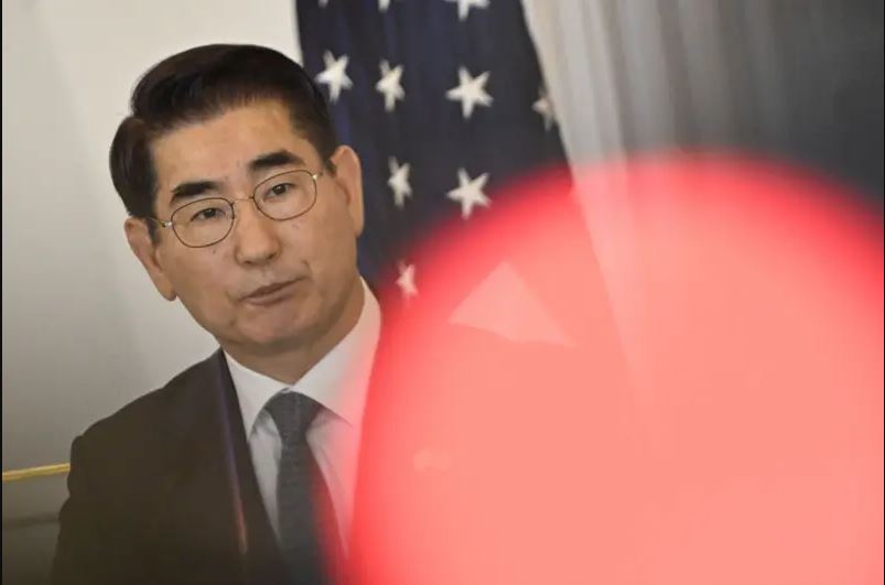 Kim Yong-hyun, ish-ministri korean i Mbrojtjes