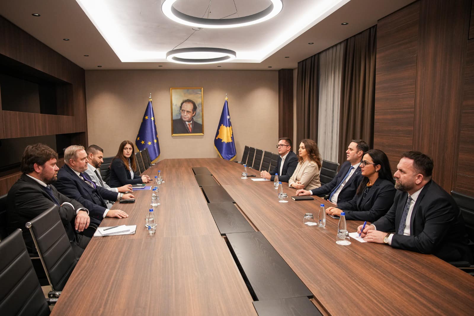 Edhe kryetari i LDK-së, Lumir Abdixhiku ëshë takuar me eurodeputetin dhe raportuesin e ri për Kosovën në Parlamentin Evropian, Riho Terras.