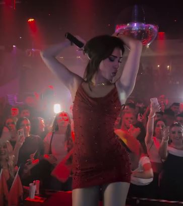 Melinda Ademi e “kall” ndejën