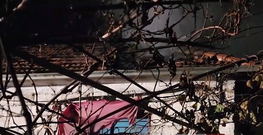 Vdes një 80-vjeçar si pasojë e zjarrit në një banesë në Shkodër
