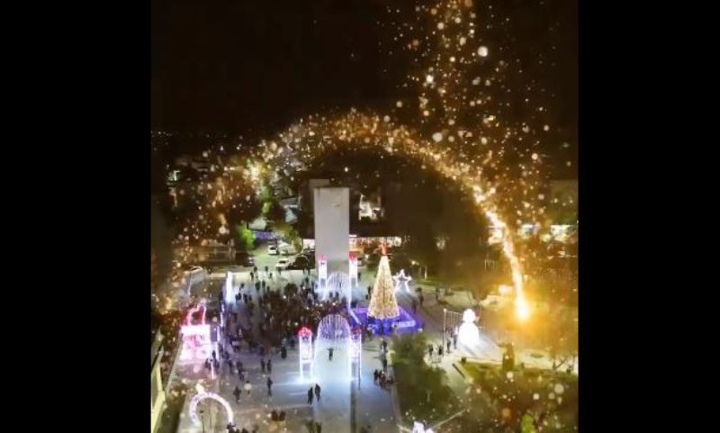 "Dhjetori i festave", Edi Rama publikon pamje nga atmosfera në Cërrik (VIDEO)
